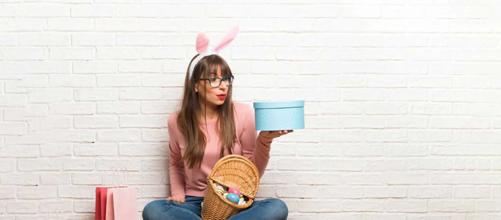 Easter Giftboxes Girl2 Πάσχα και επιχειρηματικό δώρο Πάσχα και επιχειρηματικό δώρο