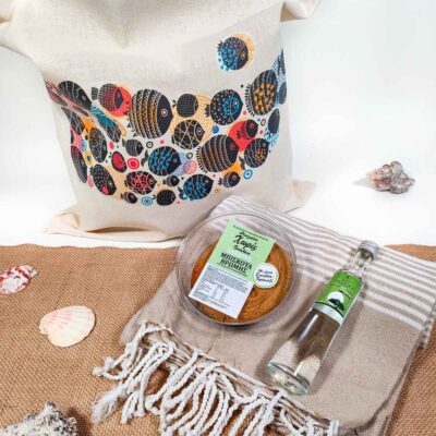 Summer gift pack with bag, cookie and chewing gum