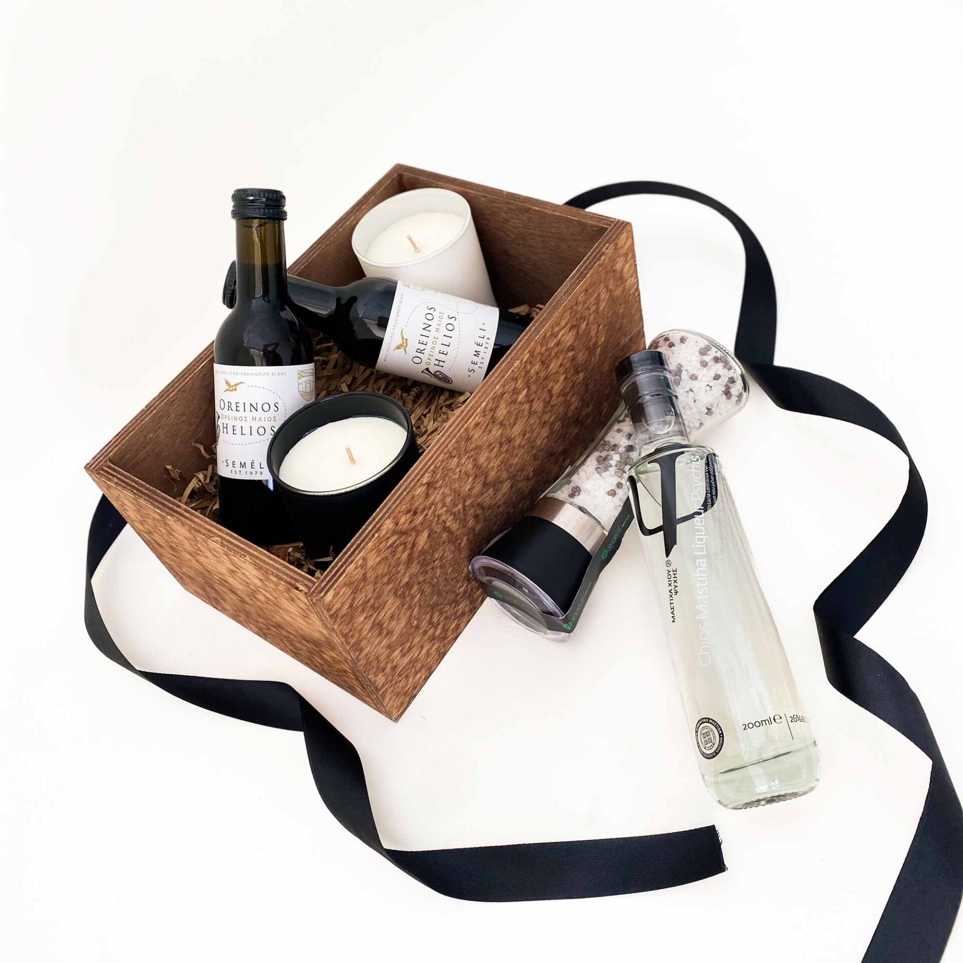 Christmas box candle wine scaled Χριστουγεννιάτικα Εταιρικά Δώρα Ξύλινο κουτί με κεριά και ποτά