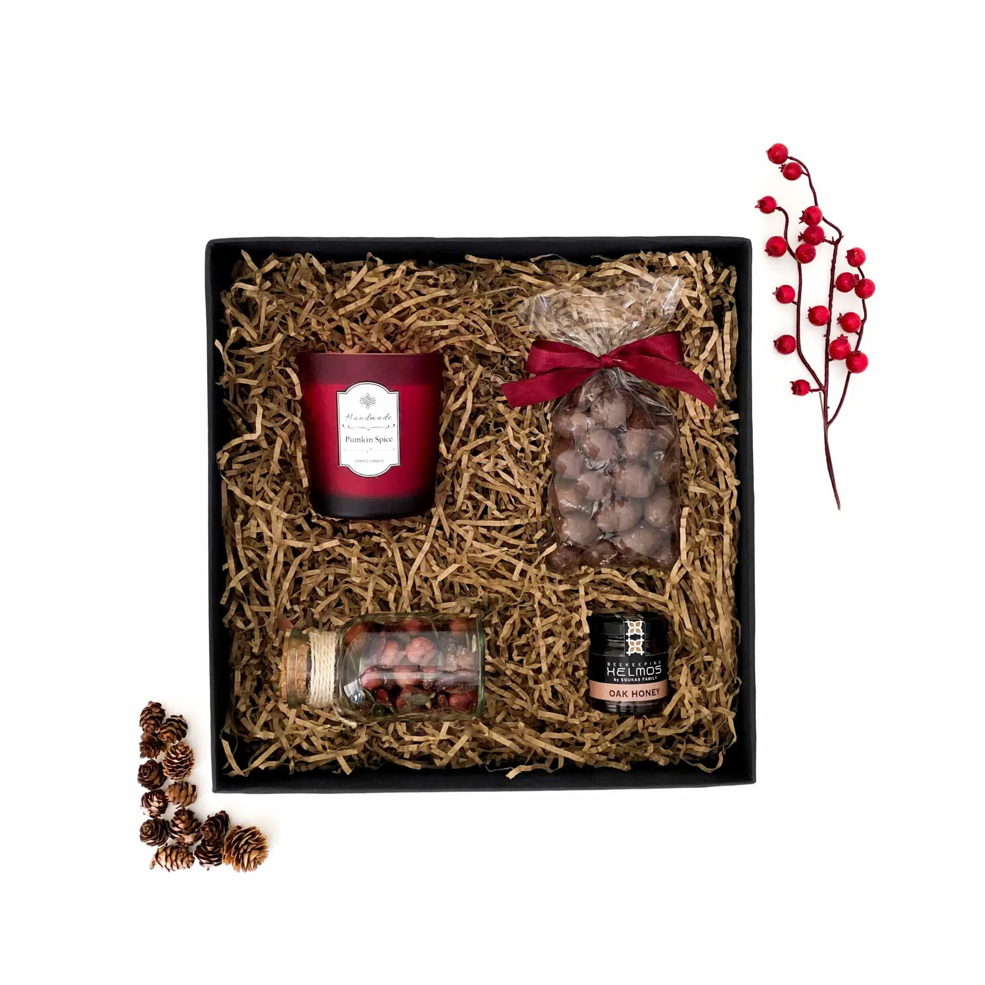 Christmas box chocolate Χριστουγεννιάτικα Εταιρικά Δώρα Christmas box with chocolates, honey, nuts and candle