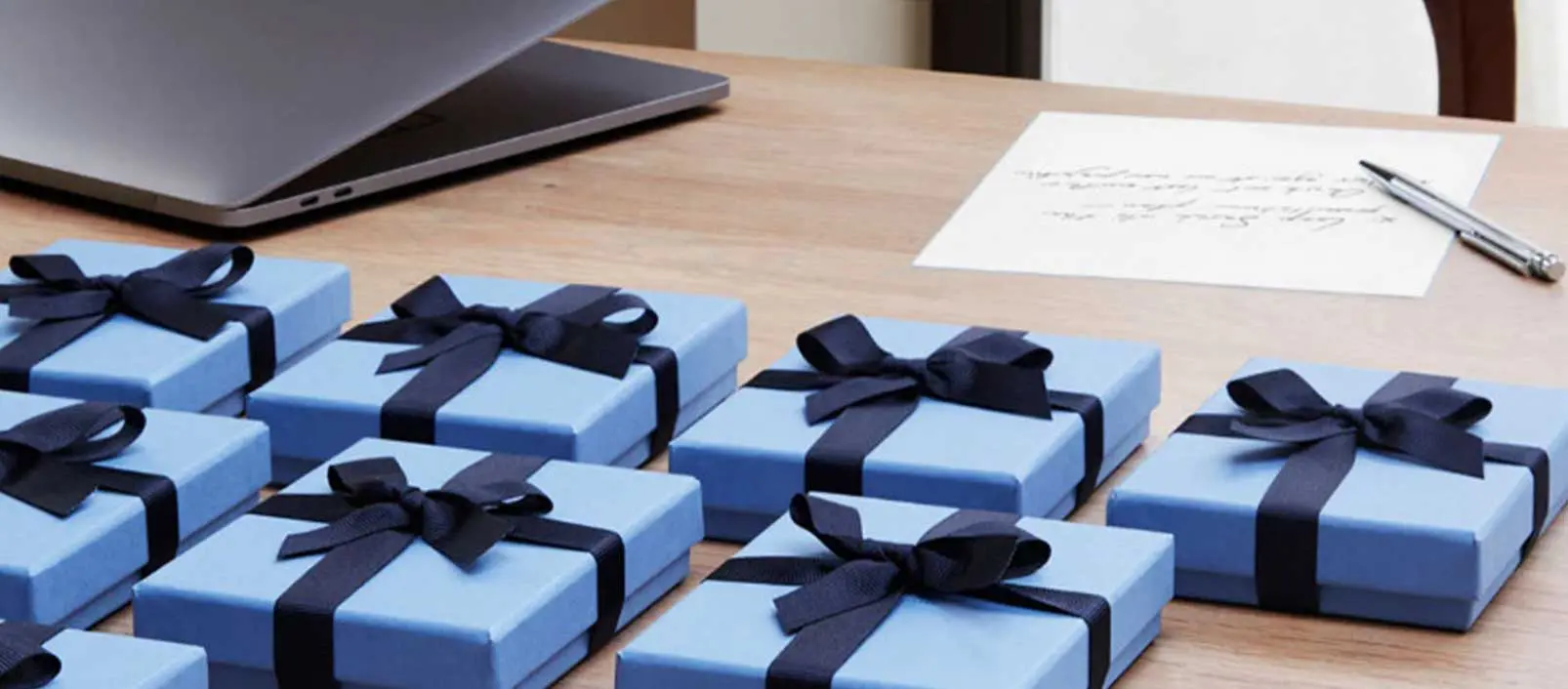 πολλά μπλέ εταιρικά δώρα