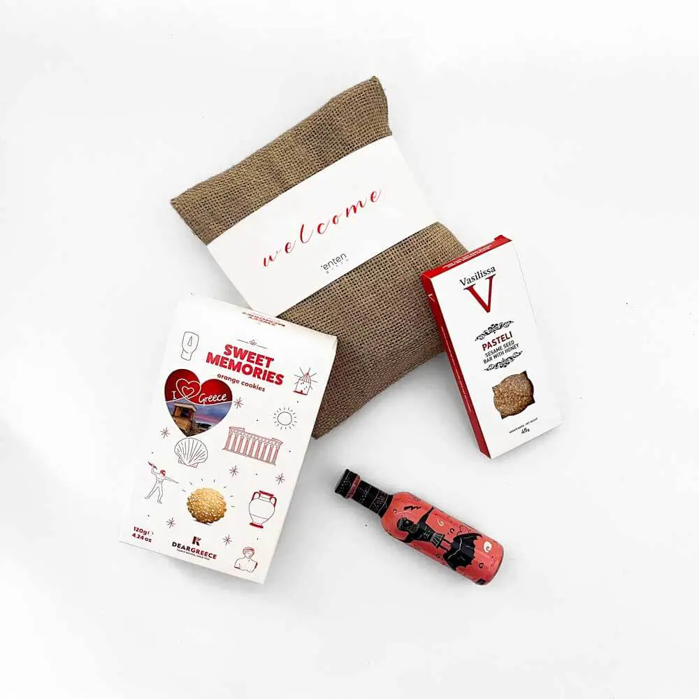 Corporate pouch with ouzo and pasteli cookies