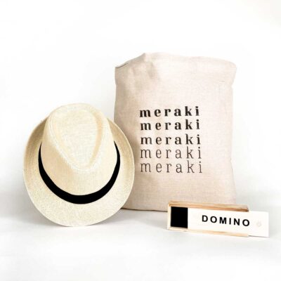 Summer bag with hat and domino game