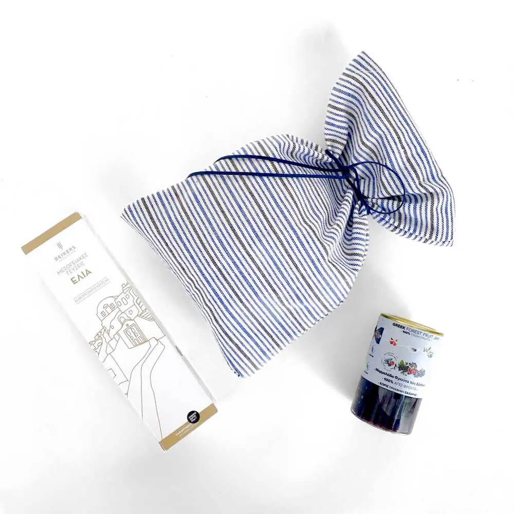 Καλοκαιρινό μπλε πουγκί με μαρμελάδα και κριτσίνια