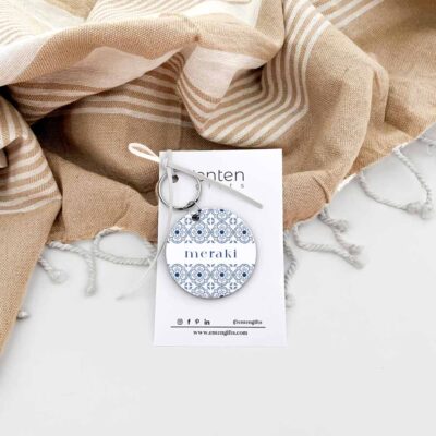 wooden pendant keyring with a summery design