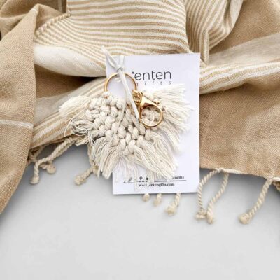 Beige macrame key ring