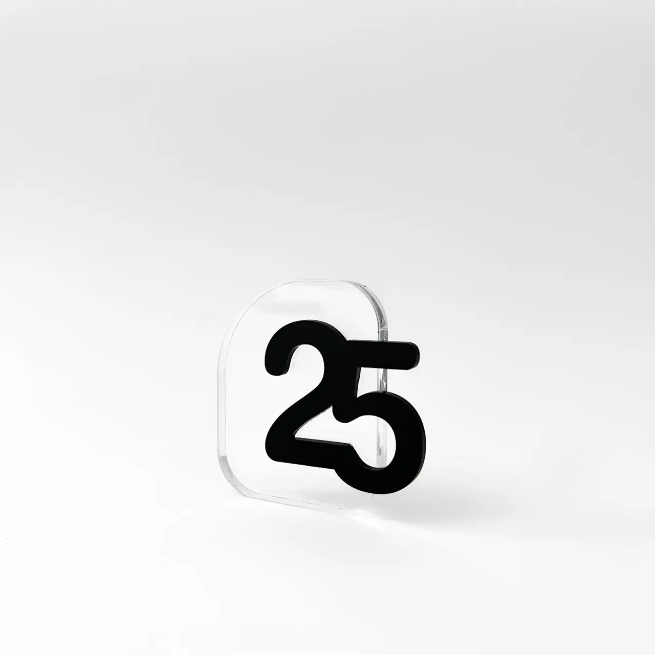 Γούρι επιτραπέζιο 2025 plexi