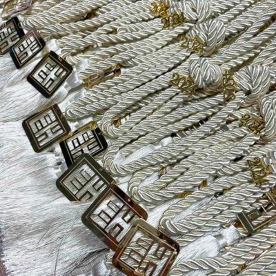 γουρι με μεταλλικό στοιχείο