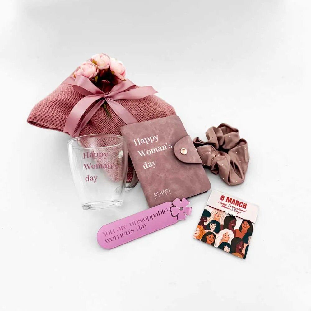 εταιρικό δώρο με σελιδοδεικτη, ατζέντα, scranchies, κούπα και κάρτε με βραχιολάκι