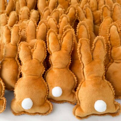 lagoudakia 4 Πασχαλινά αντικείμενα με λογοτύπηση