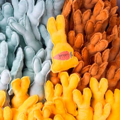 lagoudakia 6 Πασχαλινά αντικείμενα με λογοτύπηση