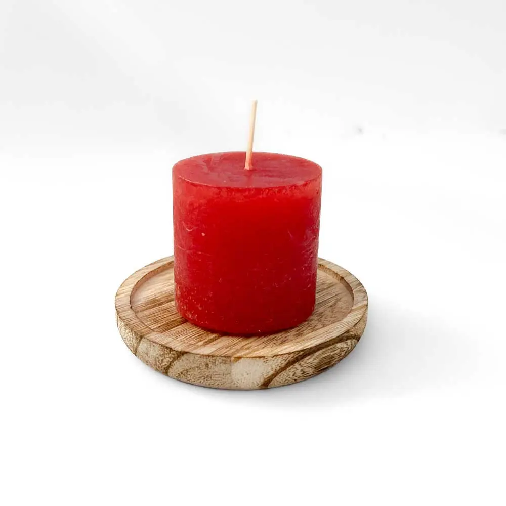 Κερί σε ξύλινο πιατάκι 88 γρ. με άρωμα βανίλιας. Κόκκινο