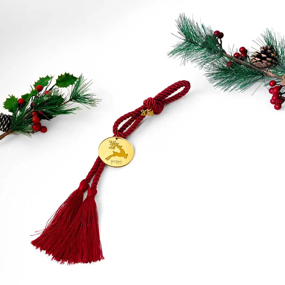 Γούρι κόκκινο σχοινί με κρεμαστό plexiglass