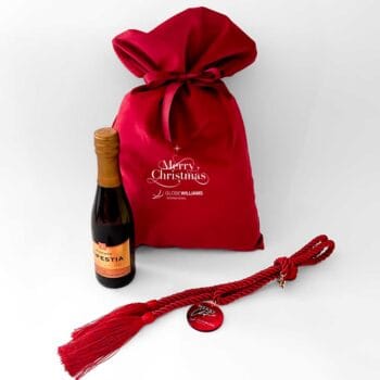 Charm-in-red-XMAS-GB26-6 Πουγκί με λογοτυπηση γούρι κρεμαστό με λογοτύπηση και σαμπανιτσα