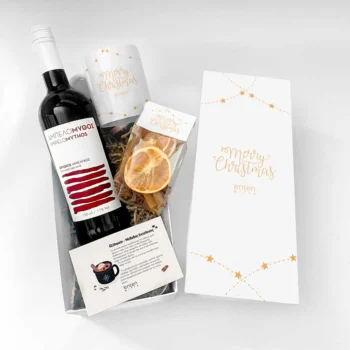 Κόκκινο κρασί, μια μπαχαρικών για gluwine, κούπα με λογοτύπηση και κάρτα συνταγής