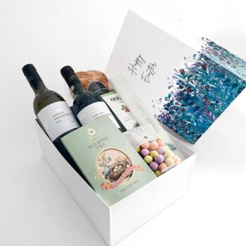 Λευκό κρασί Μαλαγουζιά κτήμα Άλφα Ερυθρό κρασί Ξινόμαυρο κτήμα Άλφα Τσουρέκι 450gr Πασχαλινή σοκολάτα Φιστίκι κελυφωτό ψημένο Κουφέτα με γέμιση σοκολάτα Customized λαμπάδα Customized κουτί πολυτελείας
