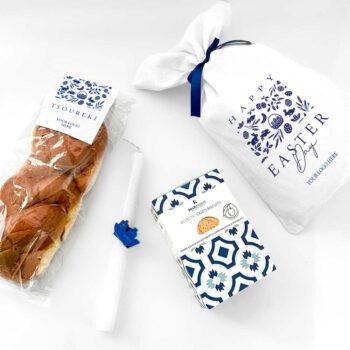 Τσουρέκι 500gr με customized ετικέτα, Μπισκότα ούζου, Λαμπάδα με custom διακοσμητικό,Custom πουγκί