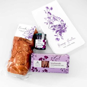 Κουλουράκια βουτύρου Γλυκό του κουταλιού βύσσινο 250gr Τσουρέκι 500gr με customized ετικέτα Customized κουτί πολυτελείας